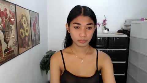 raindrizzle1706 online show from 04-10-26, 10:53