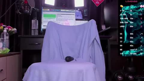 Laura online show from 02-16-25, 03:47