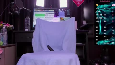 Laura online show from 02-23-25, 03:35