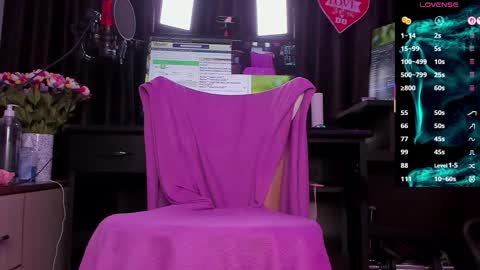 Laura online show from 01-19-26, 03:32