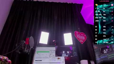 Laura online show from 06-26-26, 02:38