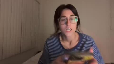 Snapshot of raiyvyn chatting on 02-26-26, 04:44 Ray Ray online show from 02-26-26, 04:44