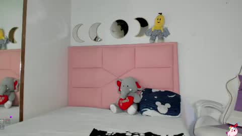Snapshot of rajjnar_nina chatting on 07-17-26, 11:20 Nina online show from 07-17-26, 11:20