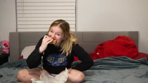 Snapshot of ramichick chatting on 01-19-25, 12:49 Rami online show from 01-19-25, 12:49