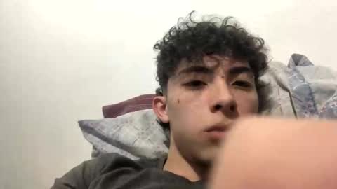 Snapshot of ramiroo2312 chatting on 09-26-25, 02:04 ramiroo2312 online show from 09-26-25, 02:04