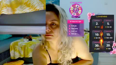 Snapshot of ramonaanca99 chatting on 05-17-26, 04:43 Kim-Hot-Girl online show from 05-17-26, 04:43