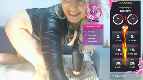 Snapshot of ramonaanca99 chatting on 06-22-26, 08:06 Kim-Hot-Girl online show from 06-22-26, 08:06