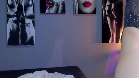 Snapshot of ramonasmith chatting on 01-20-25, 06:21 Ramona online show from 01-20-25, 06:21