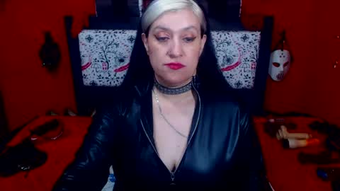 Snapshot of randymaturex01 chatting on 02-15-25, 10:52 Sonia online show from 02-15-25, 10:52