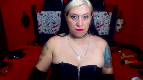 Snapshot of randymaturex01 chatting on 02-21-25, 12:38 Sonia online show from 02-21-25, 12:38