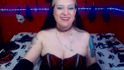 Snapshot of randymaturex01 chatting on 11-25-25, 04:45 Sonia online show from 11-25-25, 04:45