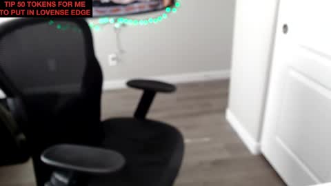 Snapshot of randyroderick chatting on 12-07-24, 07:43 Randy Rod online show from 12-07-24, 07:43