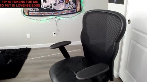 Snapshot of randyroderick chatting on 01-14-25, 07:00 Randy Rod online show from 01-14-25, 07:00