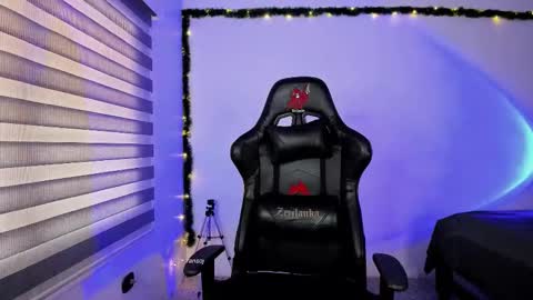 Snapshot of ransoj chatting on 02-12-26, 04:24 Jonas online show from 02-12-26, 04:24