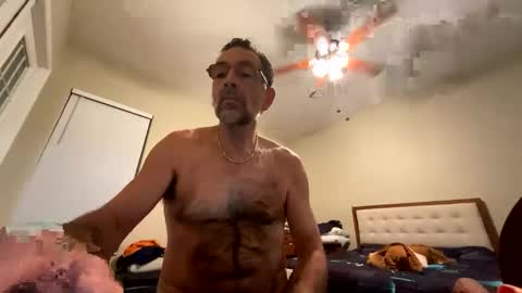 ranuzzi26 online show from 12-22-25, 07:49