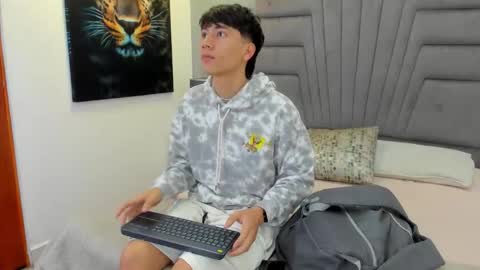 Snapshot of raphael_nyon chatting on 02-25-26, 11:31 Raphael Nyon online show from 02-25-26, 11:31