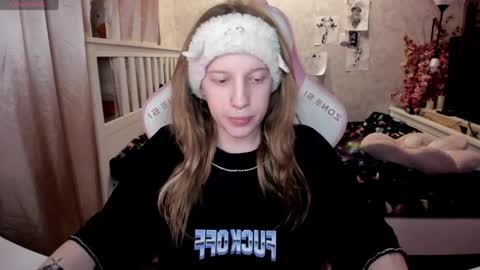Snapshot of rapunzel_cute chatting on 04-26-26, 06:16 Rapunzel online show from 04-26-26, 06:16