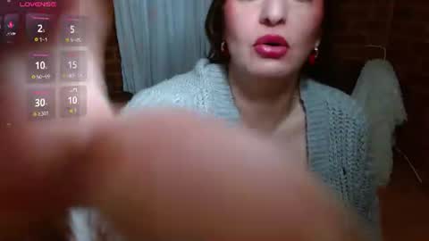 Snapshot of raquel_gh chatting on 06-19-26, 10:41 Raquel online show from 06-19-26, 10:41