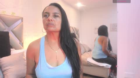 Raquel Moore  online show from 09-30-25, 11:48