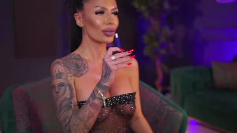 Snapshot of raquellevon chatting on 12-29-24, 10:14 Raquelle online show from 12-29-24, 10:14