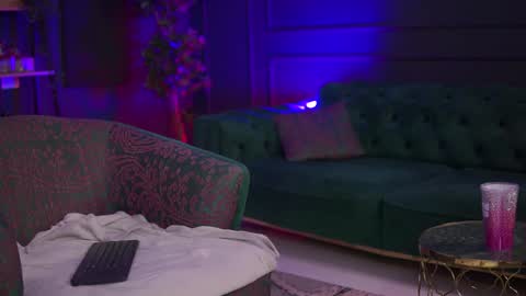 Snapshot of raquellevon chatting on 02-05-25, 07:53 Raquelle online show from 02-05-25, 07:53