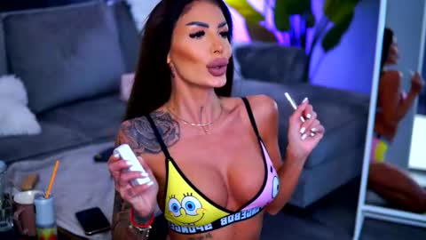 Snapshot of raquellevon chatting on 10-30-25, 09:55 Raquelle online show from 10-30-25, 09:55