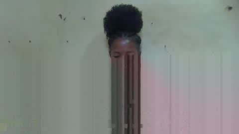 Snapshot of rasoanirinaa chatting on 02-28-26, 04:19 rasoanirinaa online show from 02-28-26, 04:19