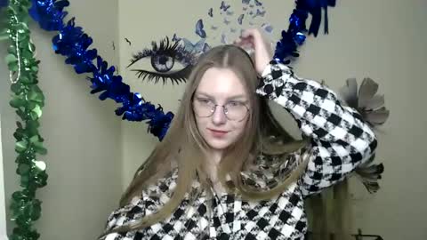 raspberry0101 online show from 02-07-25, 05:40