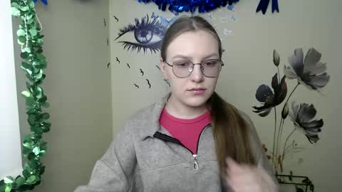 raspberry0101 online show from 02-18-25, 07:54