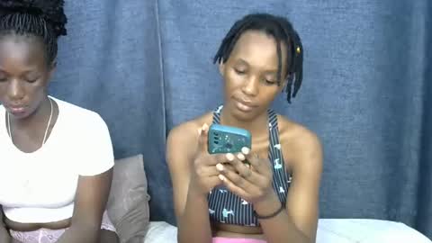Snapshot of rasta_berry chatting on 01-28-25, 12:43 rasta online show from 01-28-25, 12:43
