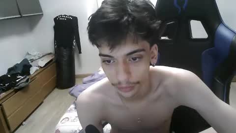 Snapshot of ratlean21 chatting on 12-13-24, 06:21 ratlean21 online show from 12-13-24, 06:21