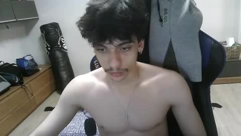 Snapshot of ratlean21 chatting on 02-15-25, 03:42 ratlean21 online show from 02-15-25, 03:42