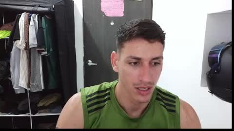 Snapshot of raul240335 chatting on 05-07-26, 11:43 Raul online show from 05-07-26, 11:43