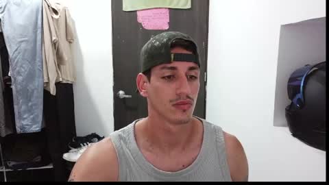 Snapshot of raul240335 chatting on 05-31-26, 03:41 Raul online show from 05-31-26, 03:41