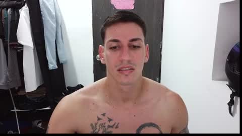 Snapshot of raul240335 chatting on 07-07-26, 02:36 Raul online show from 07-07-26, 02:36