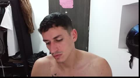 Snapshot of raul240335 chatting on 07-09-26, 02:15 Raul online show from 07-09-26, 02:15