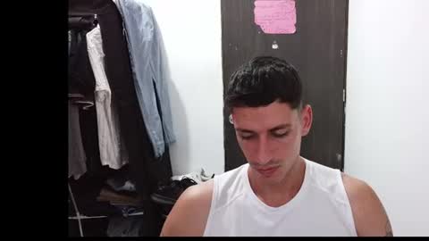 Snapshot of raul240335 chatting on 07-18-26, 04:22 Raul online show from 07-18-26, 04:22