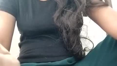 Snapshot of rava_sexy chatting on 10-04-25, 03:59 rava_sexy online show from 10-04-25, 03:59