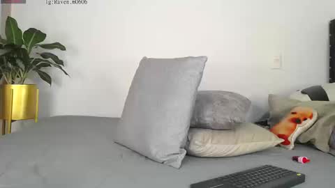 Raven online show from 09-19-25, 03:45