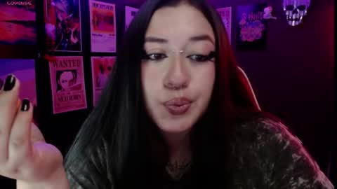 Snapshot of raven_darkk chatting on 04-27-26, 11:47 Raven online show from 04-27-26, 11:47