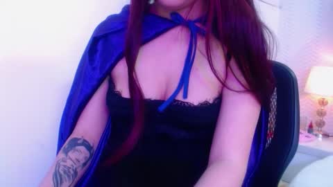 Snapshot of raven_love_ chatting on 10-31-25, 06:42 raven_love_ online show from 10-31-25, 06:42