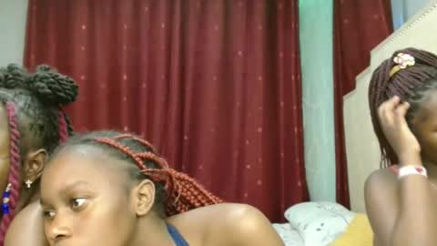 Snapshot of raven_luxe chatting on 02-18-26, 03:52 Raven online show from 02-18-26, 03:52
