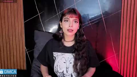 raven_rox_ online show from 11-24-25, 03:39