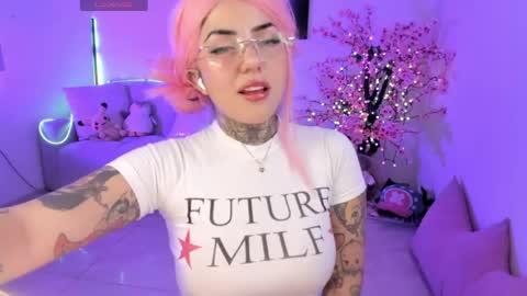 Snapshot of raven_sakura chatting on 05-20-26, 01:50 . online show from 05-20-26, 01:50