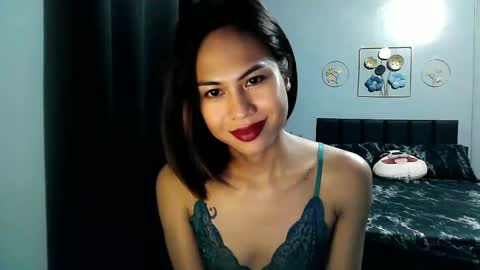 Snapshot of ravenna69ts chatting on 02-23-25, 04:39 Raven online show from 02-23-25, 04:39