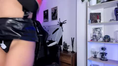 Raven Witch online show from 11-28-25, 08:11