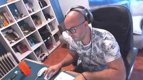 ravingr3d3 online show from 10-10-25, 08:13