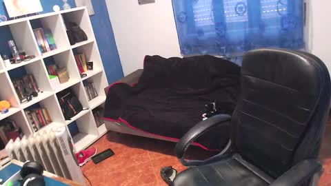 Snapshot of ravingr3d3 chatting on 12-05-25, 11:08 ravingr3d3 online show from 12-05-25, 11:08