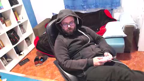 Snapshot of ravingr3d3 chatting on 12-14-25, 10:47 ravingr3d3 online show from 12-14-25, 10:47