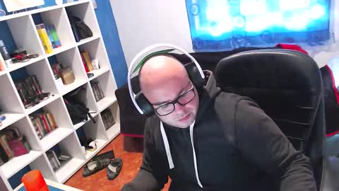 Snapshot of ravingr3d3 chatting on 12-17-25, 09:37 ravingr3d3 online show from 12-17-25, 09:37